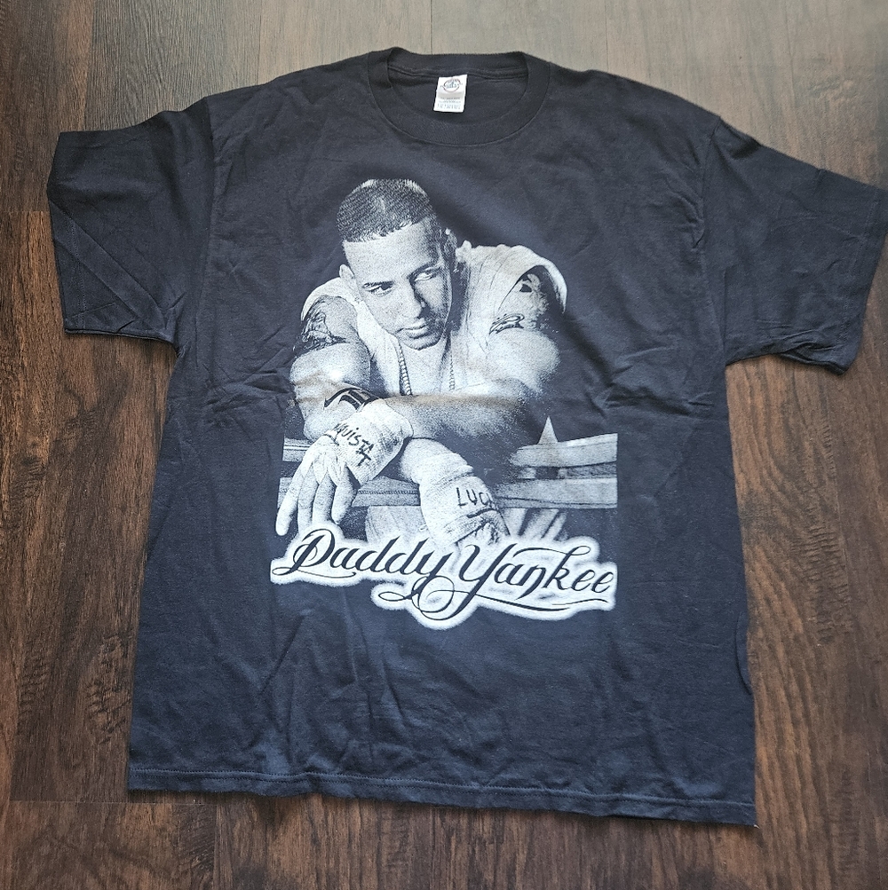 Vintage Daddy Yankee Rap Tee Big Print Style